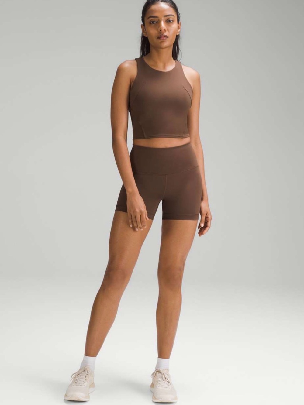 Lululemon Wunder Train High-Rise Short 4"
In Java Size 8 NWOT - Picture 4 of 13